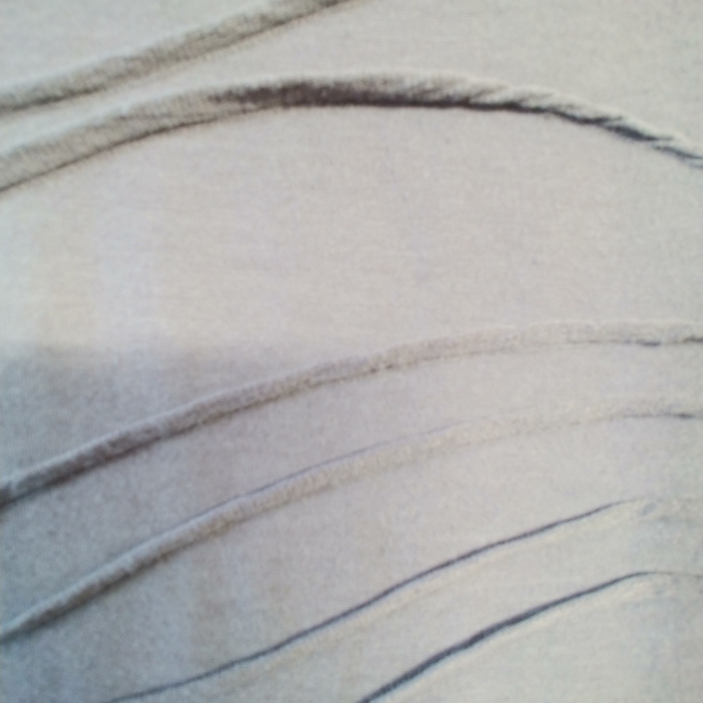 Simply Vera Vera Wang Grey Tee Shirt Size Medium - Picture 3 of 6